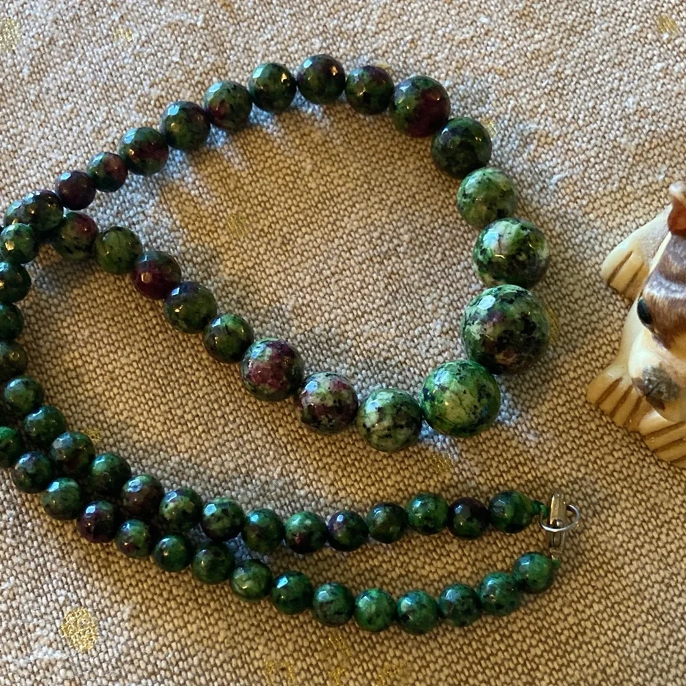 Ruby zoisite green and red/purple beaded necklace, length 18”. Beautiful!!💜💚 - Picture 4 of 4